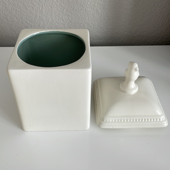 THRESHOLD China All White Square Jar With Cardinal Lid - Picture 5 of 15